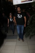 Kareena Kapoor, Arjun Kapoor snapped at airport on 23rd March 2016